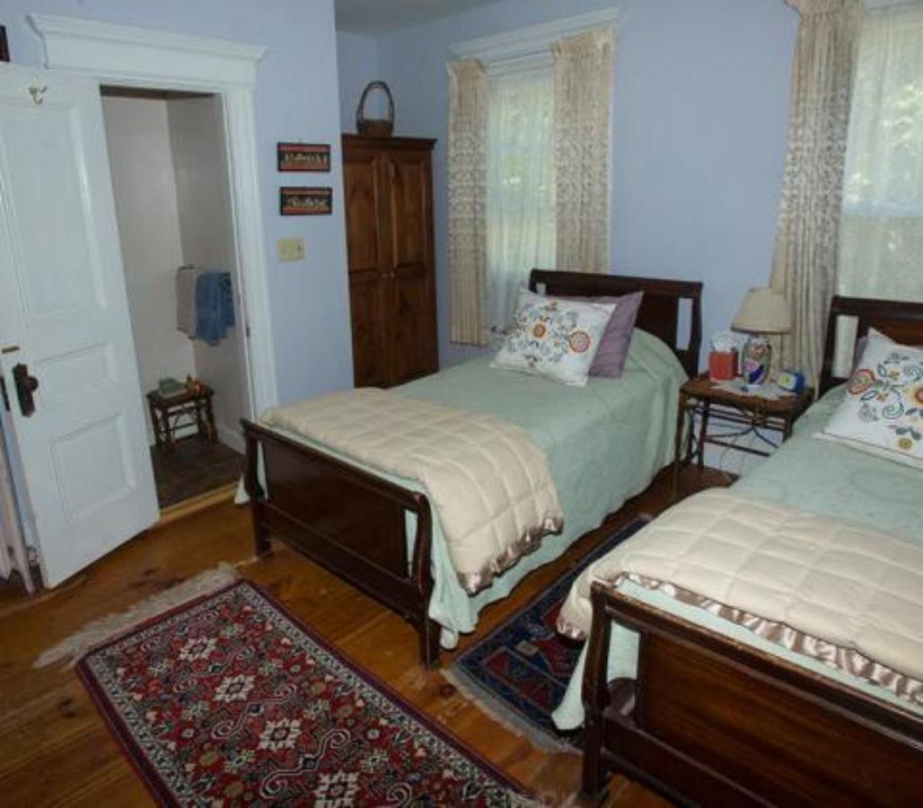 Blooming Inn Shelburne Falls Esterno foto