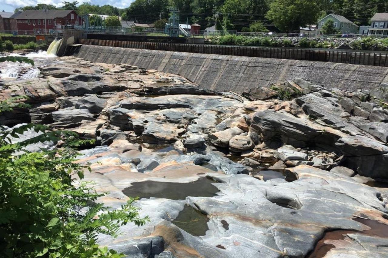 Blooming Inn Shelburne Falls Esterno foto