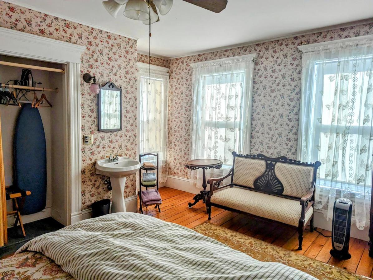 Blooming Inn Shelburne Falls Esterno foto