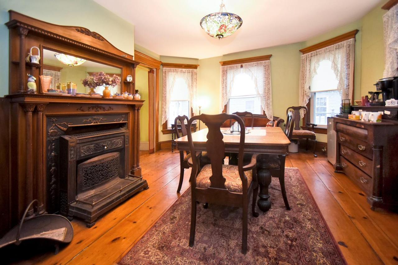 Blooming Inn Shelburne Falls Esterno foto
