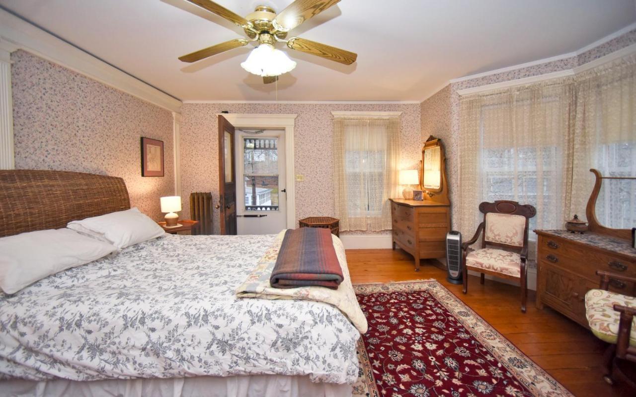 Blooming Inn Shelburne Falls Esterno foto