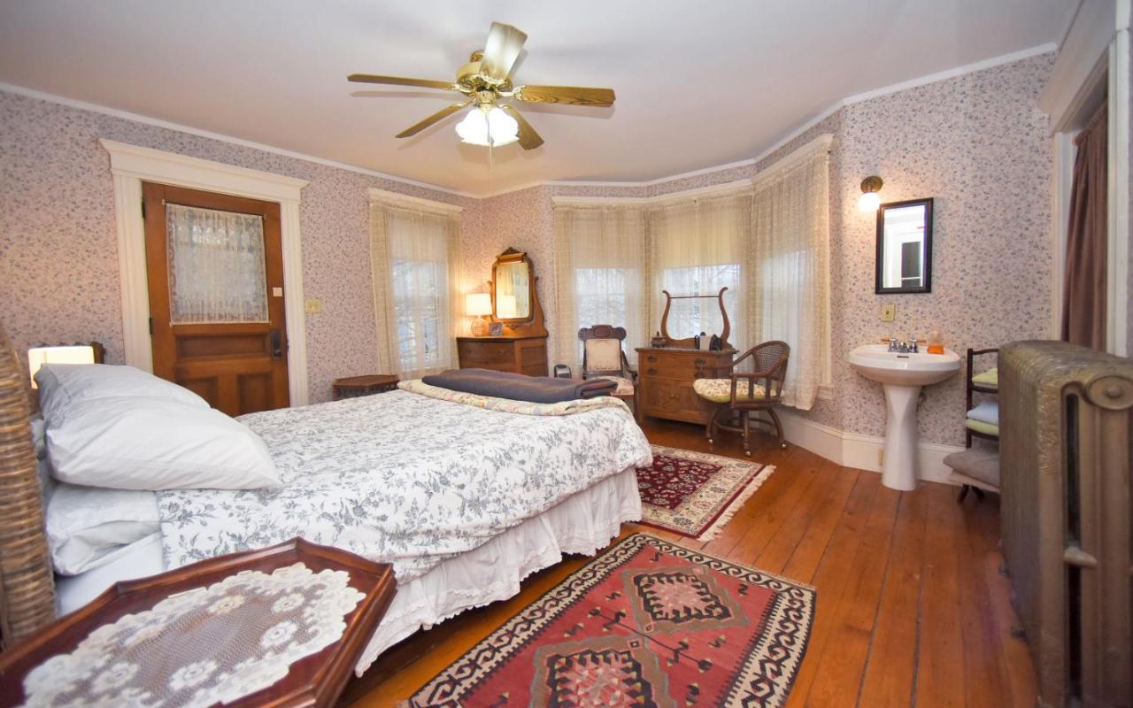 Blooming Inn Shelburne Falls Esterno foto